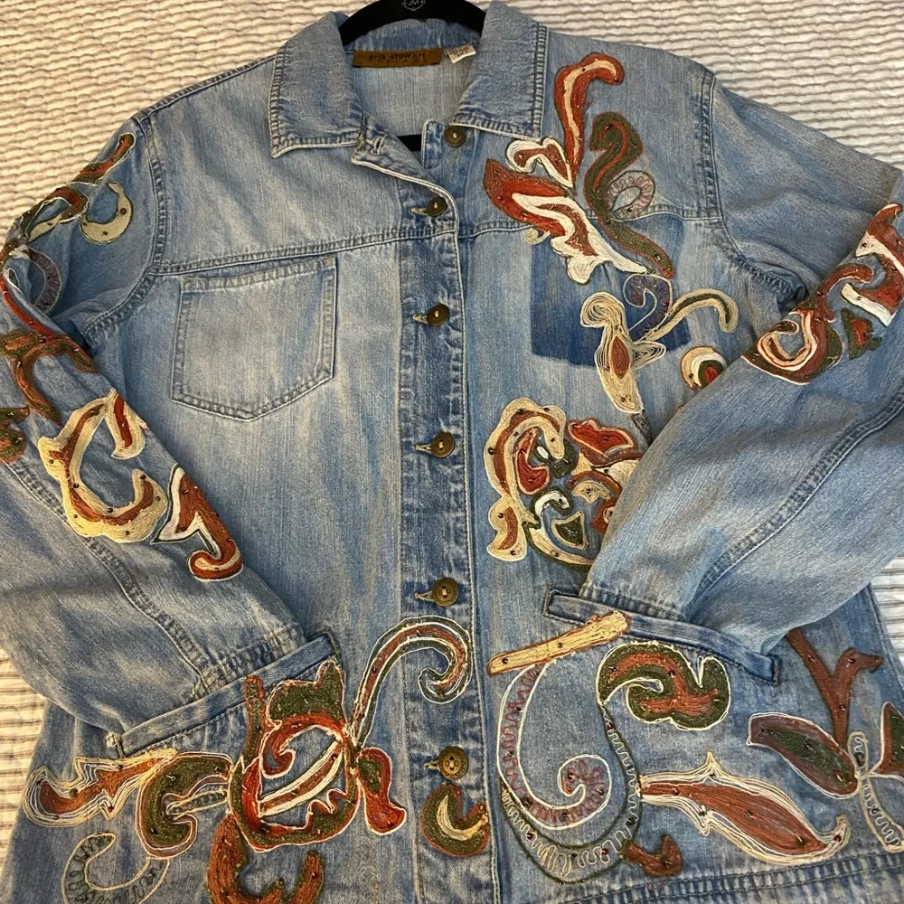 NWOT Boho Embroidered Denim Jacket Sm/Med - Picture 12 of 15